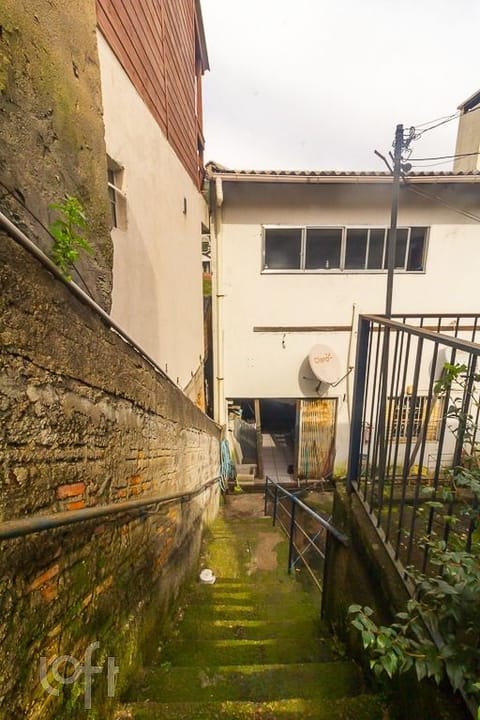 Image 19 - 231958